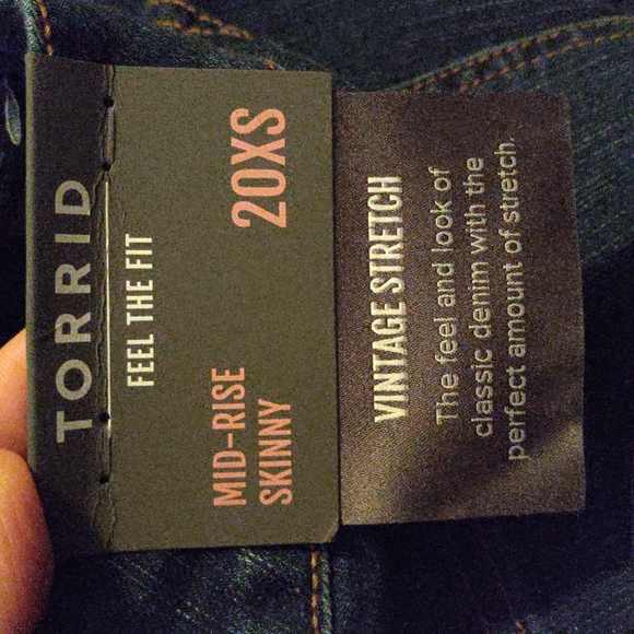 Plus size mid rise skinny - Picture 5 of 5